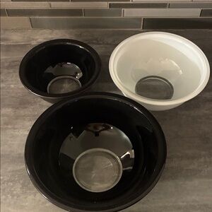 Vintage Pyrex Black and White Mixing Bowl Set